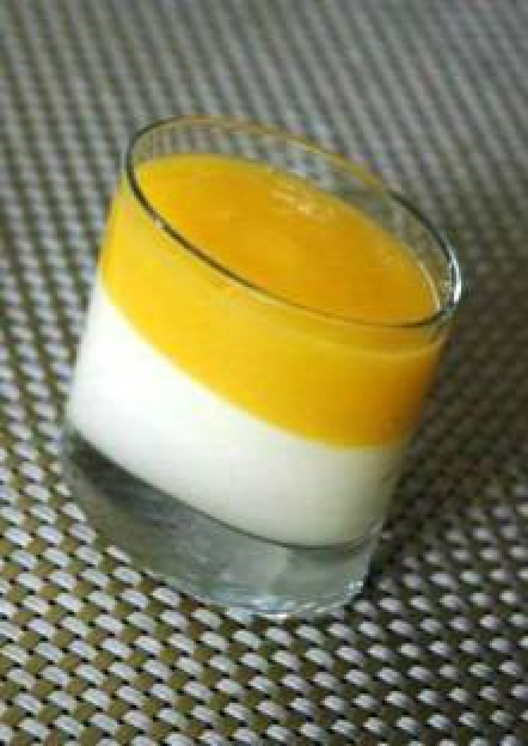 Petits Pots De Mousse De Mascarpone Coulis De Mangue
